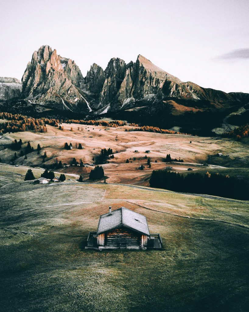 Instagram Photographers: Tobias Haag hut in beautiful mountain landscape